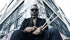 Nate Smith: Ο ντράμερ που ένωσε από τη jazz μέχρι τη groove μουσική