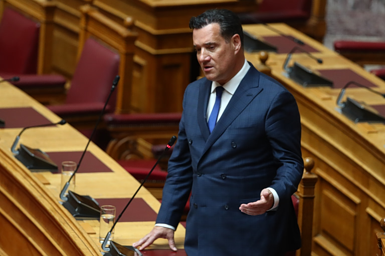 Προκλητικός Γεωργιάδης στη Βουλή: «Ε και που έστειλε επιστολή η Κοβέσι στην Κομισιόν; Θα γίνει ρεζίλι»