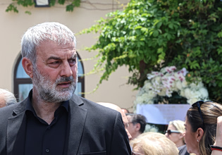 Γωγώ Μαστροκώστα: Το συγκλονιστικό μήνυμα του Τραϊνού Δέλλα για την επέτειο του γάμου τους