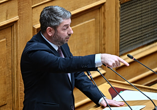 Live η συνέντευξη του Νίκου Ανδρουλάκη