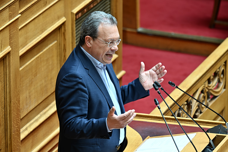 Φάμελλος: Μόνο μια μεγάλη πολιτική δημοκρατική αλλαγή θα εξασφαλίσει μια προοδευτική Συνταγματική Αναθεώρηση