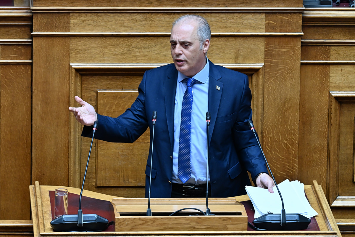 Βουλή: Επεισοδιακή άρση ασυλίας Βελόπουλου – Πώς η Ελ. Λύση άλλαξε γραμμή και «έπεισε» τη ΝΔ αλλά δεν πέρασε