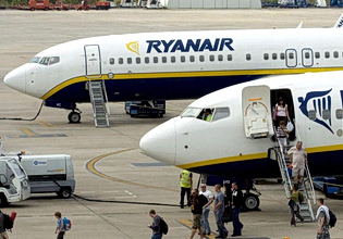 Τα μέτωπα της Ryanair από την Ελλάδα μέχρι τη Γερμανία