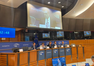 Η ευρωζώνη μπορεί να αντέξει το νέο σοκ, λέει ο Πιερρακάκης