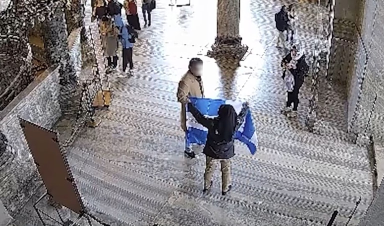Τουρκία: Ποινή φυλάκισης με αναστολή για τους Έλληνες που άνοιξαν σημαία στην Αγία Σοφία