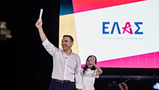 «Αν δεν κάνει και ο Τσίπρας τίποτα, τότε να σηκωθούμε να φύγουμε» – Πολίτες μιλούν στο in, στα γενέθλια της ΕΛΑΣ