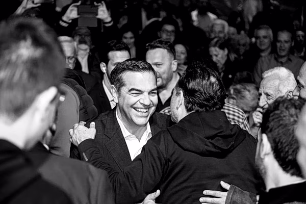Ο Τσίπρας επιστρέφει και το πολιτικό σκηνικό αγριεύει