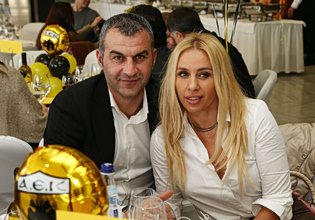 Δήμαρχος Πάτμου για Δέλλα και Μαστροκώστα: «Την πήρε στα χέρια του με τρυφερότητα»