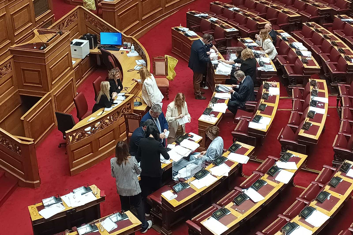 Βουλή: Απορρίφθηκε με 152 «όχι» η πρόταση για σύσταση προανακριτικής- Απώλειες στη ψηφοφορία για τη ΝΔ