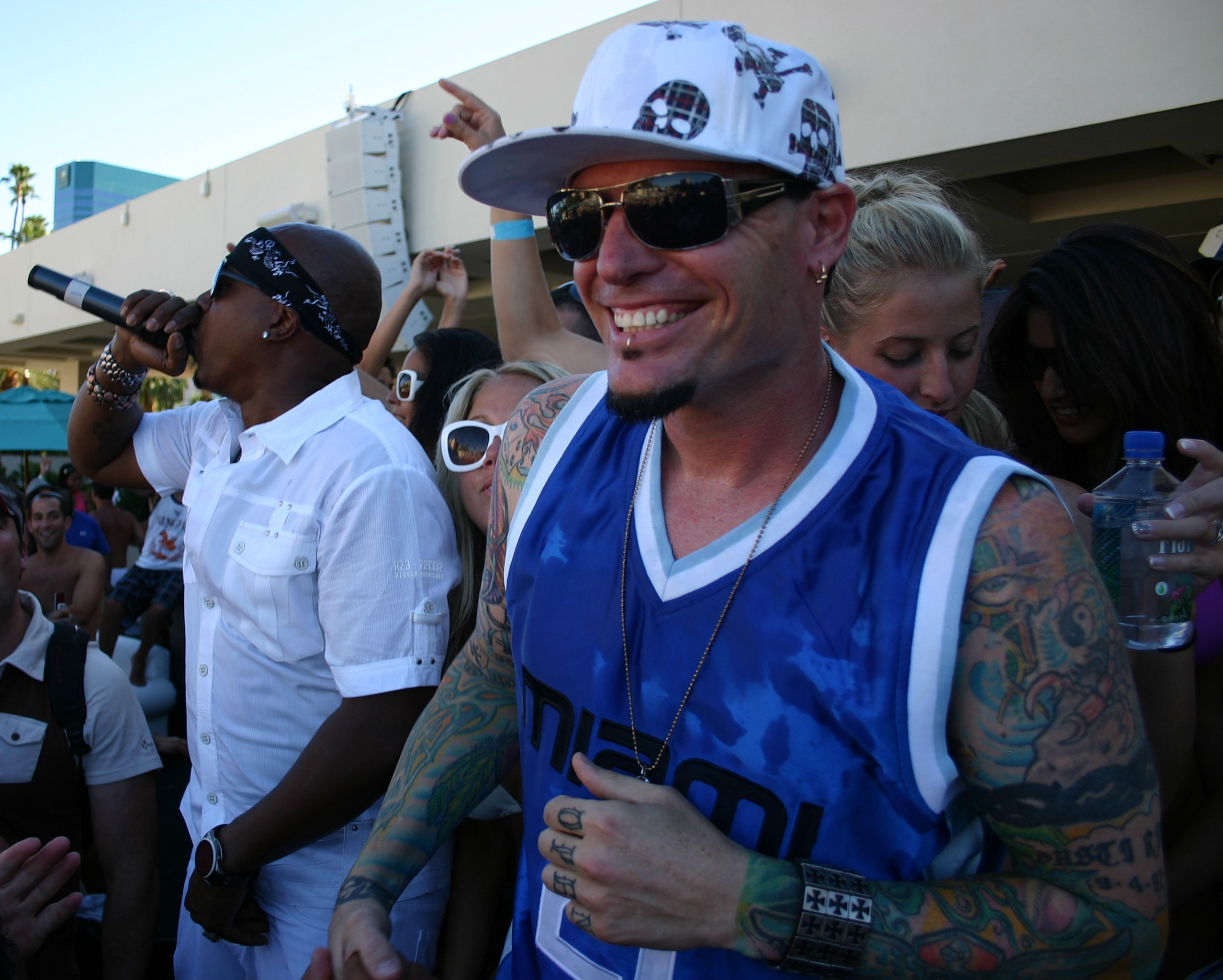 Ο Vanilla Ice επιμένει ότι θα εμφανιστεί στην «γιορτή» του Τραμπ
