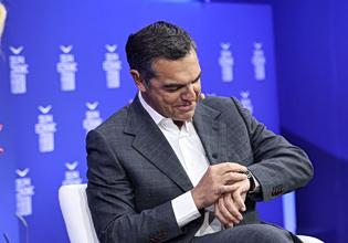 Η ΝΔ το ρίχνει δαγκωτό στην Ομάδα Α(να)λήθειας, ο Τσίπρας λέει «Μητσοτάκη έφτασε η ώρα της αλήθειας» και στη Βουλή θα ρωτήσουν επιτέλους γιατί μπήκαν οι «κοριοί»
