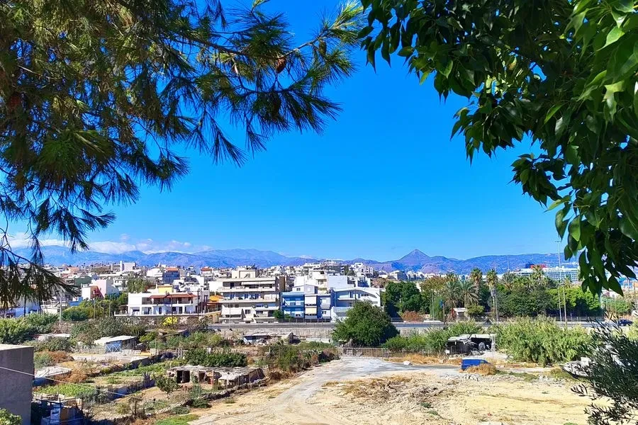 Στο «κόκκινο» η Αλικαρνασσός για τις «γκρίζες ζώνες» του Κτηματολογίου