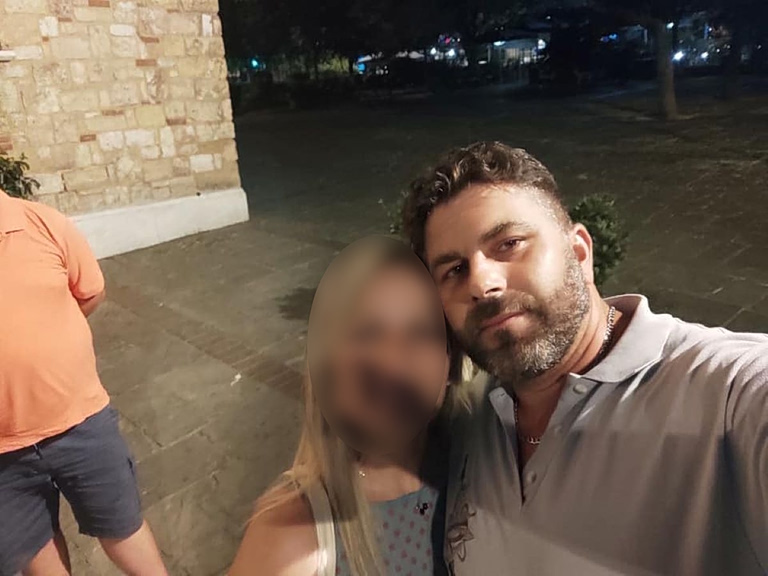 Ισόβια για τον 39χρονο που δολοφόνησε την σύζυγό του στους Αμπελόκηπους – «Ήταν προμελετημένο» είπε ο εισαγγελέας