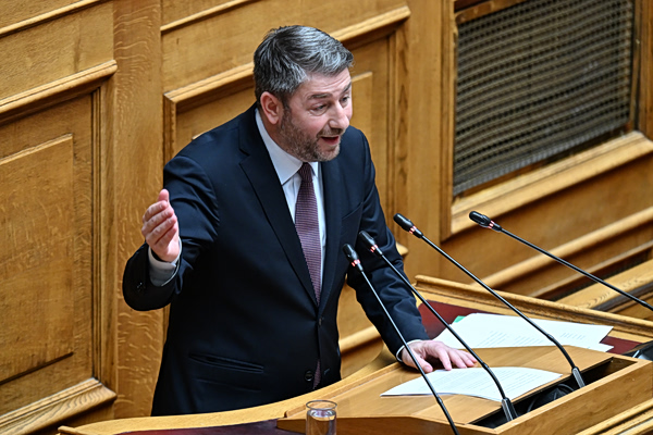 ΠΑΣΟΚ: Ο Ανδρουλάκης ζητά εκλογές και οδηγείται σε «μετωπική» με τον Μητσοτάκη