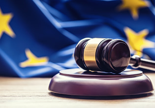Ε.Ε.: Νόμιμη η επιβολή τελών στις πλατφόρμες για τη χρήση ειδησεογραφικού περιεχομένου