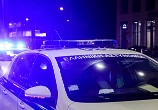 Κερατσίνι: Ανδρας έπεσε στο κενό από μπαλκόνι 2ου ορόφου ενώ τον «προσέγγιζαν» αστυνομικοί