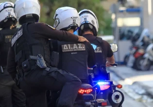 Άνω Λιόσια: Επίθεση με πέτρες και ξύλα σε ομάδα ΔΙΑΣ που καταδίωκε ύποπτο ΙΧ – Δάγκωσαν αστυνομικό