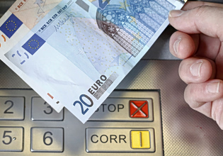 e-ΕΦΚΑ – ΔΥΠΑ: Ποια πάνε ταμείο από σήμερα – Τα ποσά και οι δικαιούχοι