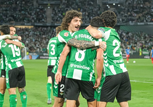 Η Μπέτις «σφράγισε» το εισιτήριο για το Champions League (2-1)