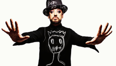 Boy George: Διπλός θρίαμβος στα British LGBT Awards – O αλυσοδεμένος escort, οι καταχρήσεις, η νηφαλιότητα