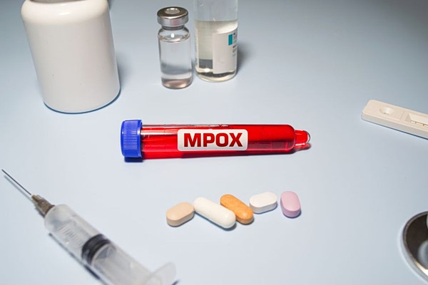 Παγκόσμια επιφυλακή για χολέρα και Mpox