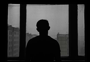 Σοκάρουν τα στοιχεία για τις αυτοκτονίες στην Ελλάδα – Το 15% των εφήβων προβαίνει σε αυτοτραυματισμό
