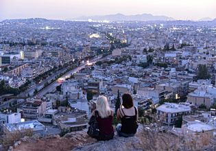 Πάνω από 1 στους 5 Αθηναίους κινδυνεύει από φτώχεια – Δεύτερη η Ελλάδα στον κίνδυνο φτώχειας στην ΕΕ