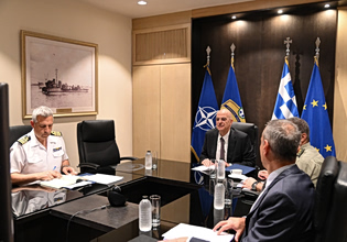 Πρώτη τηλεδιάσκεψη Υπουργών Άμυνας για αποστολή δυνάμεων στα Στενά του Ορμούζ – Παρών ο Δένδιας