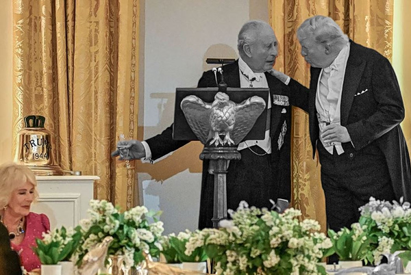 Υπάρχει κάποιο δώρο που θα ικανοποιούσε τον Τραμπ – Τι απαντά Βρετανός διπλωμάτης