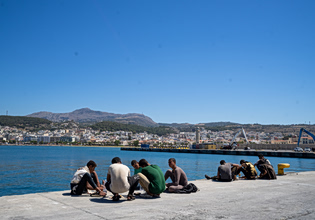 Μείωση των μεταναστευτικών ροών καταγράφει το Υπουργείο Ναυτιλίας για το 2026