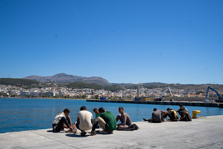 Μείωση των μεταναστευτικών ροών καταγράφει το Υπουργείο Ναυτιλίας για το 2026