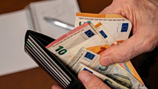 Κόκκινη κάρτα για το χαράτσι της εισφοράς αλληλεγγύης
