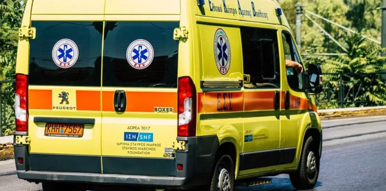 Θεσσαλονίκη: Σέρβος μοναχός πήδηξε από το ασθενοφόρο που τον μετέφερε στο νοσοκομείο – Τραυματίστηκε και νοσηλεύεται στη ΜΕΘ