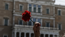 Συγκεντρώσεις σε όλη τη χώρα για την Εργατική Πρωτομαγιά: Δεμένα τα πλοία στα λιμάνια, πώς θα κινηθούν τα ΜΜΜ