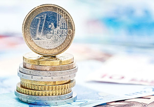 Αναδρομικά και για εργαζόμενους συνταξιούχους – 2.500 ευρώ κατά μέσο όρο