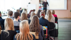 Επαγγελματική εκπαίδευση ενός κατώτερου θεού: Κακοπληρωμένοι, εξουθενωμένοι και υποτιμημένοι οι καθηγητές