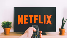 Γιατί το Netflix στρέφει το streaming προς την παραδοσιακή TV