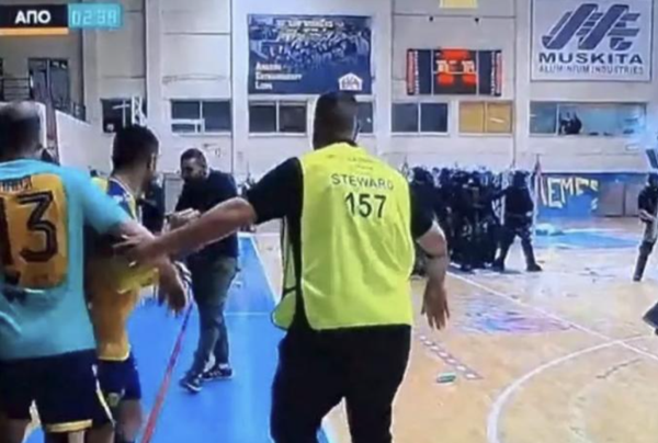 Επεισόδια σε αγώνα Futsal στην Κύπρο (vid)