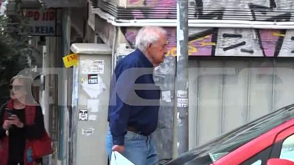 Αλέξανδρος Γιωτόπουλος: Οι πρώτες εικόνες του αρχηγού της 17Ν μετά την αποφυλάκισή του