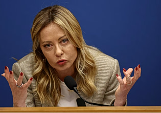 Μελόνι: «Η Ευρωπαϊκή Ένωση είναι ένας γραφειοκρατικός γίγαντας»