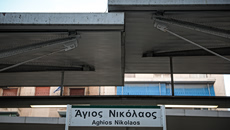 Συρμός του ΗΣΑΠ βγήκε εκτός αποβάθρας – Οι επιβάτες κατέβηκαν στον επόμενο σταθμό