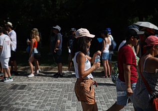 Καιρός: Στους 33 βαθμούς «σκαρφαλώνει» ο υδράργυρος την Τρίτη – Οι πιο ζεστές περιοχές
