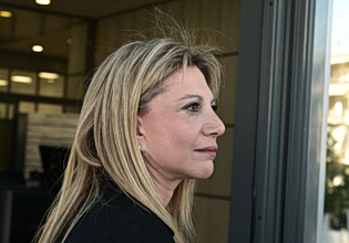 Μαρία Καρυστιανού: Συλλογή υπογραφών για την ιδρυτική διακήρυξη του κόμματος με… ανορθογραφίες