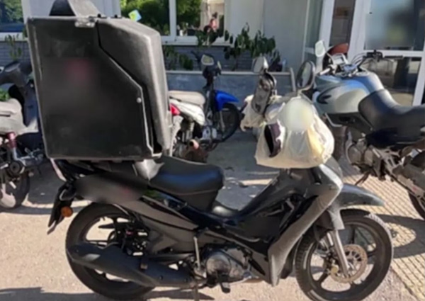 Κατηγορούμενος για κακούργημα ο διανομέας που πετούσε πέτρες κατά γυναικών στην Κηφισιά