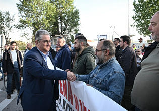 Κουτσούμπας: Αλληλεγγύη στον δίκαιο αγώνα των εργολαβικών εργαζομένων στα ΕΛΠΕ Θεσσαλονίκης