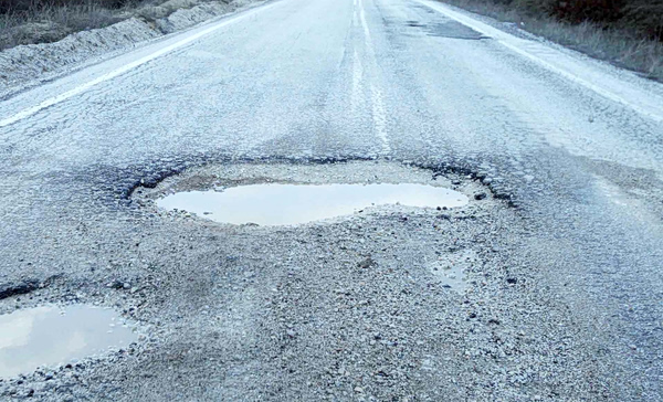 Χανιά: Οδηγός πατινιού έπεσε σε λακούβα και τραυματίστηκε – «Πάει» στα δικαστήρια τον δήμο, αρνείται αποζημίωση 900 ευρώ