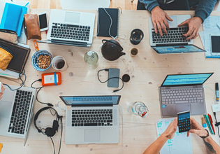 Στελέχη των Big Tech «φεύγουν» και ιδρύουν startups