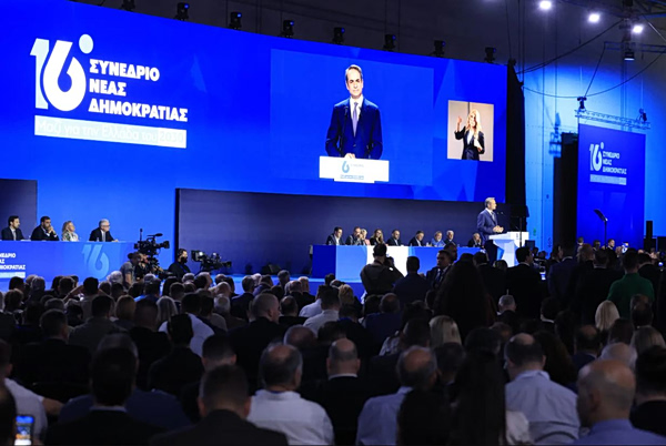 Ο Μητσοτάκης μιλούσε για ενότητα κι από κάτω έβραζε η πραγματικότητα – Τα καρφιά και η επόμενη μέρα