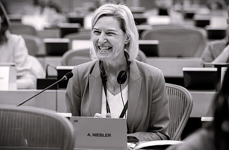 Η ύποπτη Γερμανίδα ευρωβουλευτής που την προστάτεψε η Ευρωβουλή από την ευρωπαϊκή εισαγγελία
