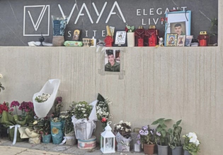 Κρήτη: Το σημείο δολοφονίας του 21χρονου Νικήτα έγινε τόπος θλίψης και σιωπηλού αποχαιρετισμού